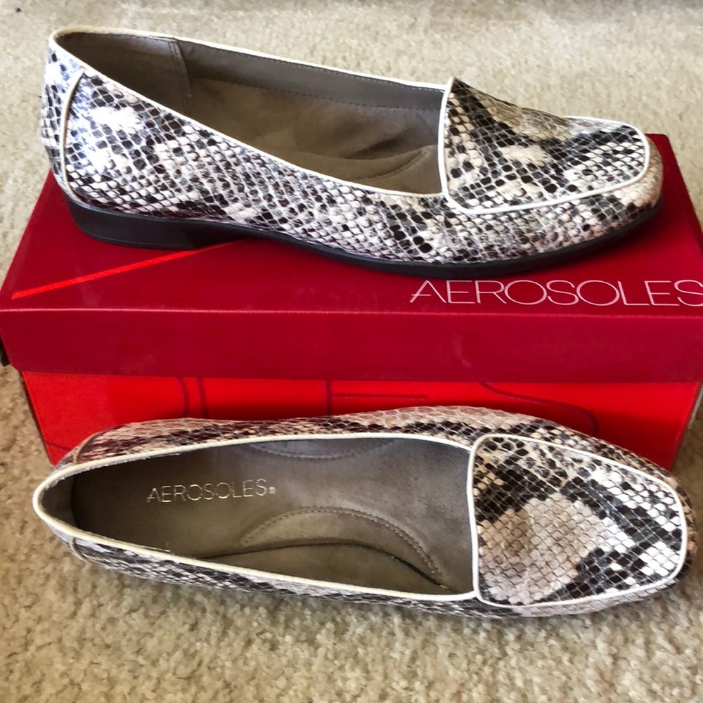 Aerosoles Survival Flats, B/W Snake, Size 8, NWOT